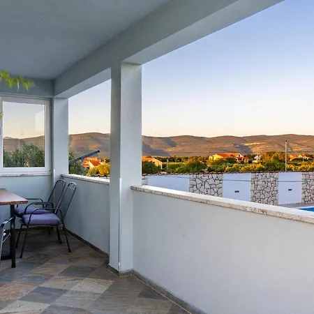 Feriehus Lovely In With Private Swimming Pool, Be Inside Or Outside *