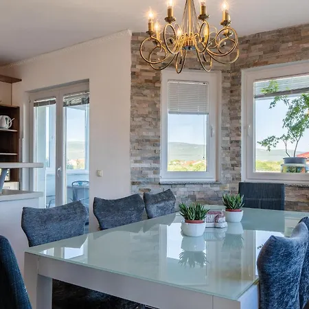 Lovely In With Private Swimming Pool, Be Inside Or Outside Feriehus