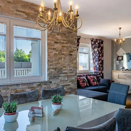 Feriehus Lovely In With Private Swimming Pool, Be Inside Or Outside